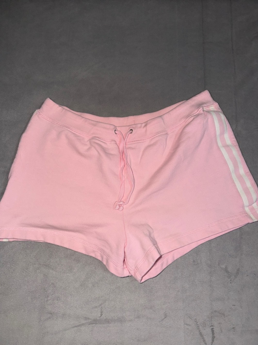 Disney Land Resort PRINCESS PINK SHORTS SIZE WOMENS LARGE - Picture 2 of 4